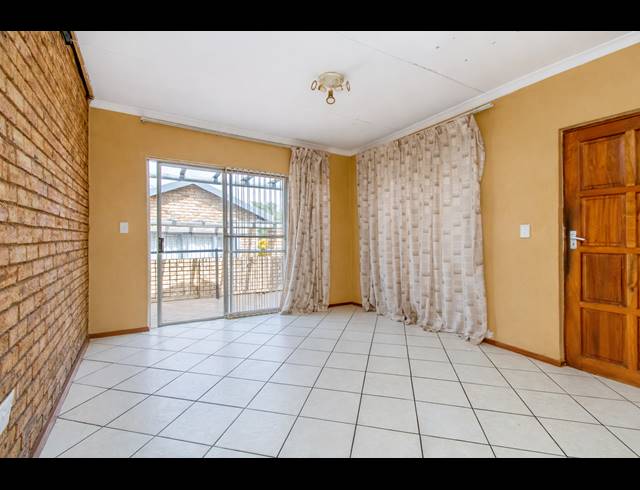 3 BEDROOM TOWNHOUSE FOR SALE IN HONEYPARK